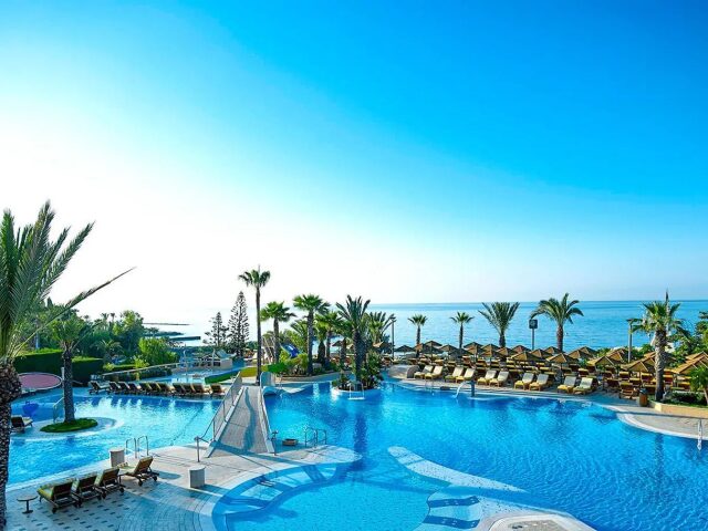 Four Seasons photo 0