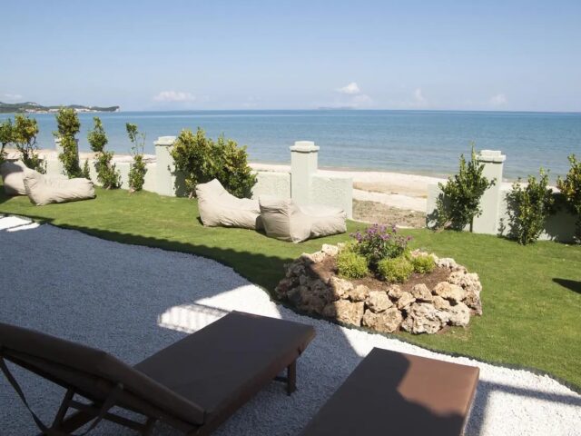 Cressida Seaside Apartments photo 2
