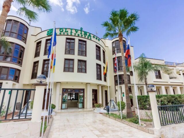 Klayman Olivina Aparthotel