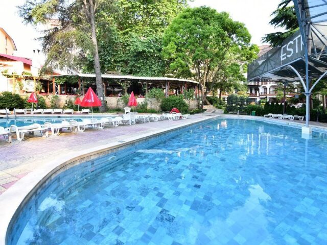 Estreya Residence photo 2