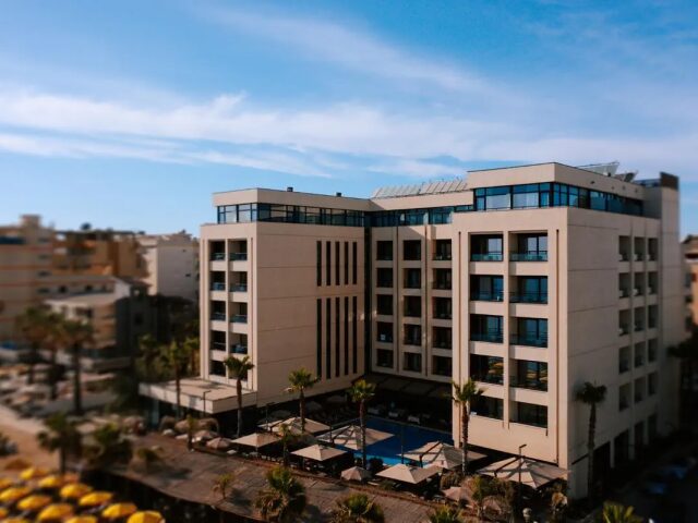 Royal G Hotel photo 1