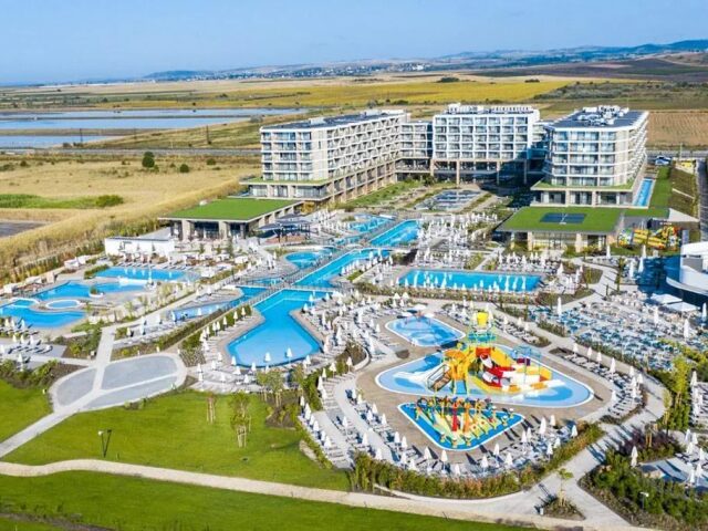 Wave Resort photo 0