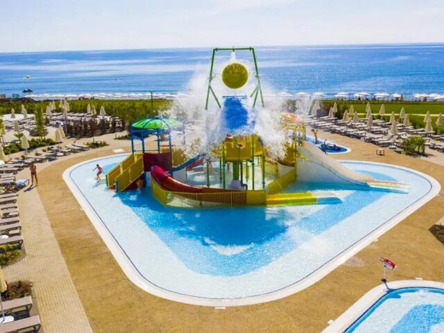 Wave Resort photo 1