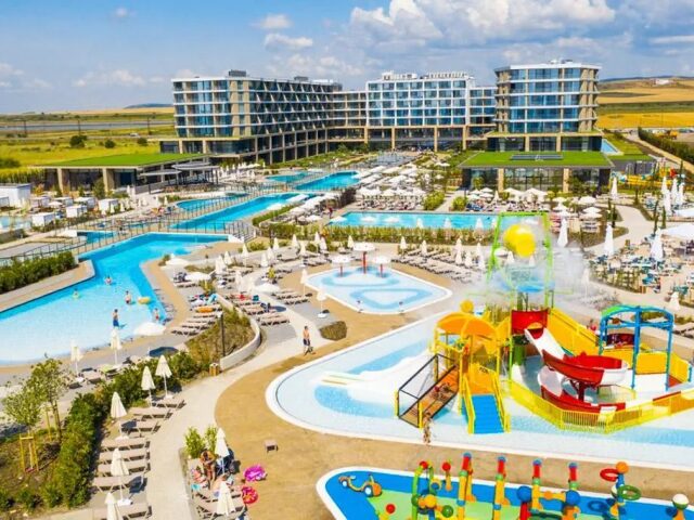Wave Resort photo 3