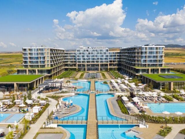 Wave Resort