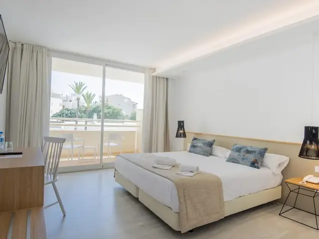 Globales Cala Bona Suites photo 3