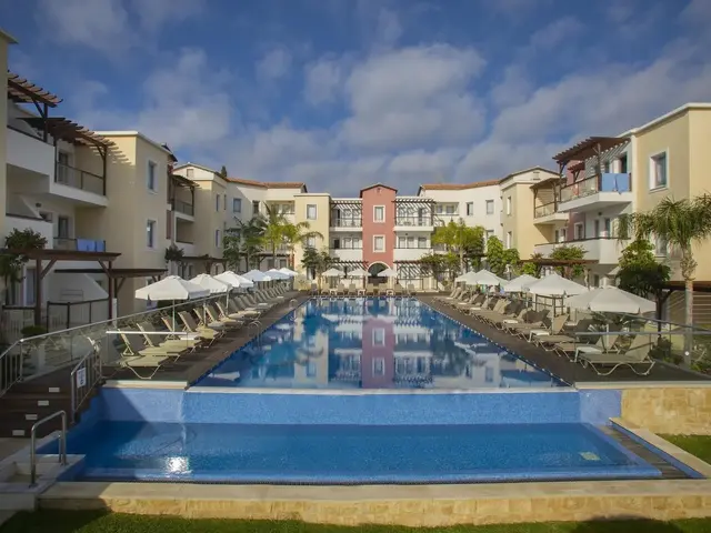 Louis Althea Beach photo 1