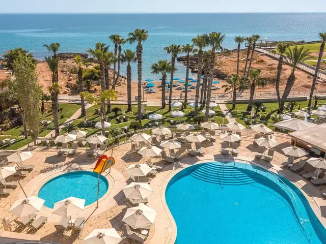 Louis Althea Beach photo 3