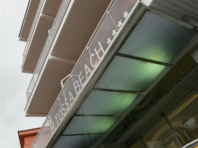 Tossa Beach Center photo 1