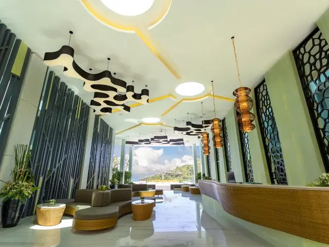 Crest Resort & Pool Villas photo 2