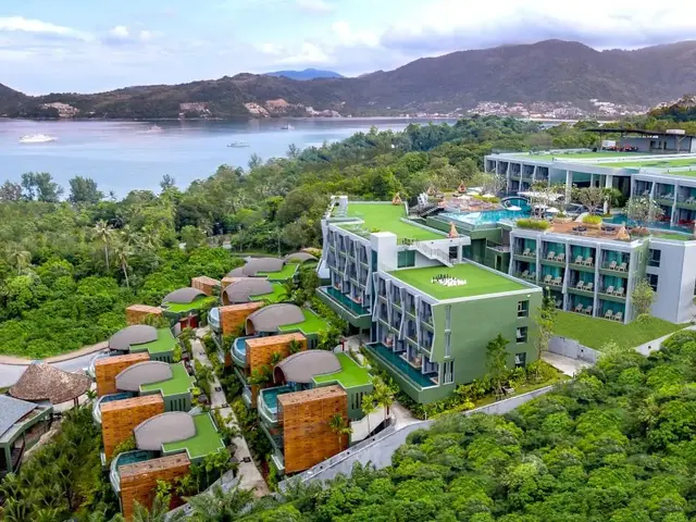 Crest Resort & Pool Villas photo 0
