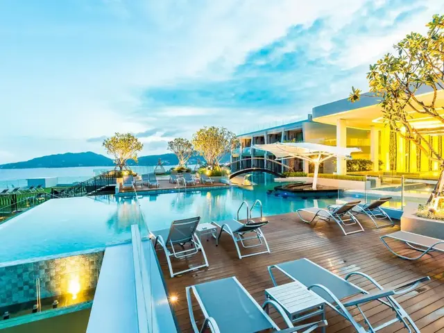 Crest Resort & Pool Villas photo 3