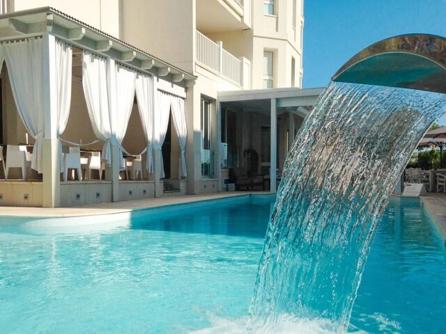 Le Rose Suite