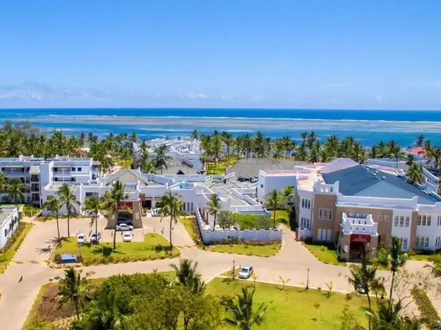 PrideInn Paradise Beach Resort photo 1