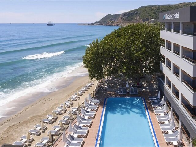 Floria Beach photo 2