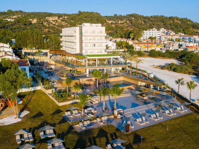 Cavo Zoe Seaside