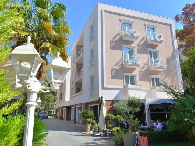 Sandy Beach & Resort photo 0