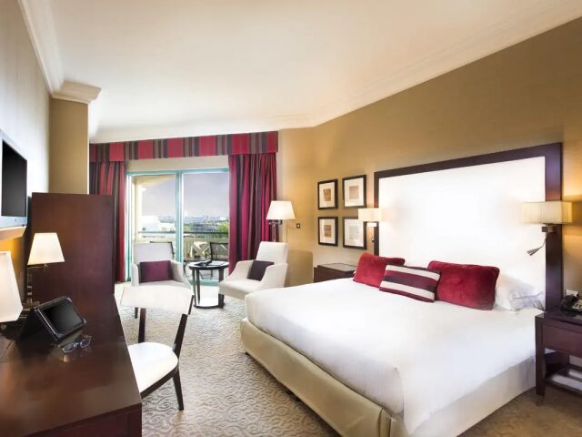 Movenpick Grand Al Bustan photo 0