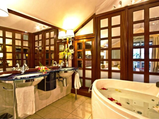 Hibiscus Beach Resort & Spa photo 2