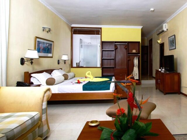 Hibiscus Beach Resort & Spa photo 3