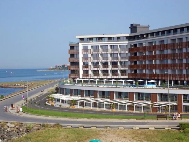 Paradiso photo 2