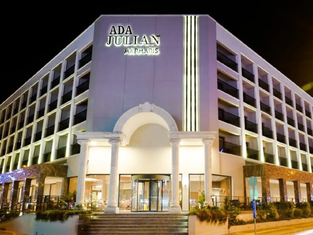Ada Julian photo 0