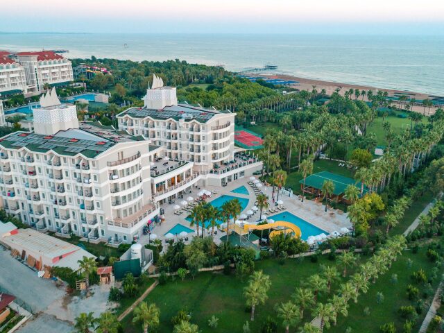 Royal Atlantis Beach