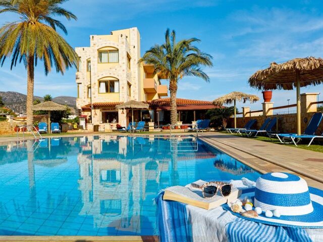 Danelis Studios & Apartments