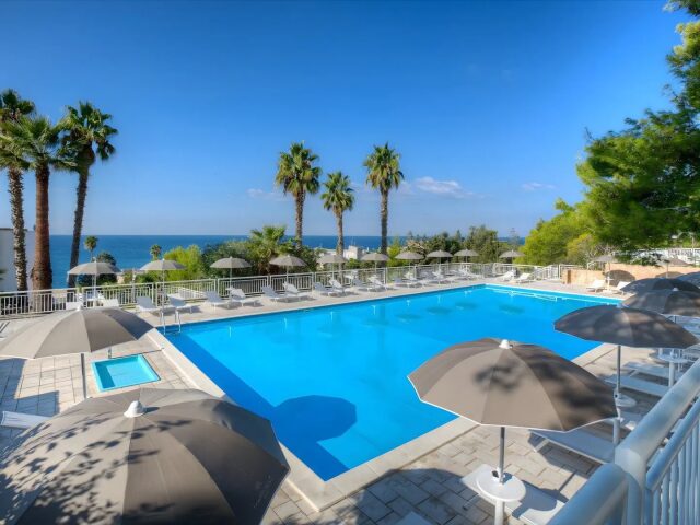 Grand Riviera