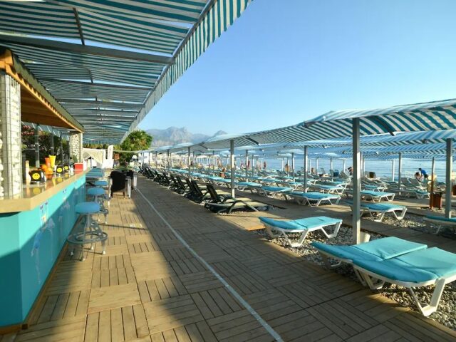 L'Ancora Beach photo 2