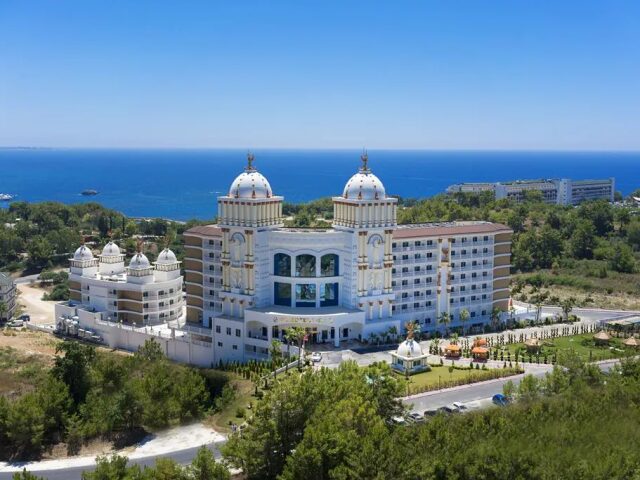 Oz Sui Resort