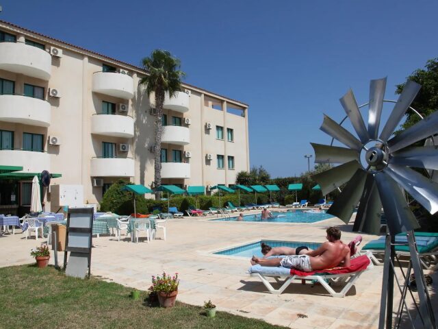 Mandalena photo 1