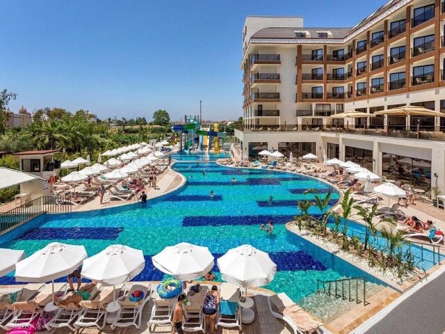 Glamour Resort & Spa