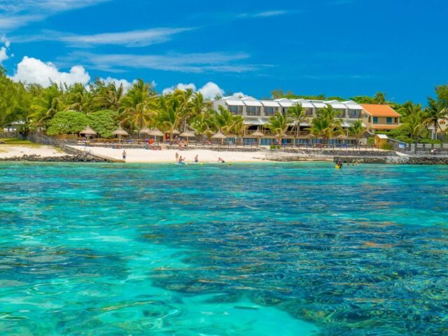 Le Peninsula Bay Beach Resort photo 3