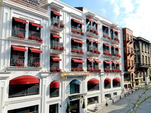 Dosso Dossi Old City