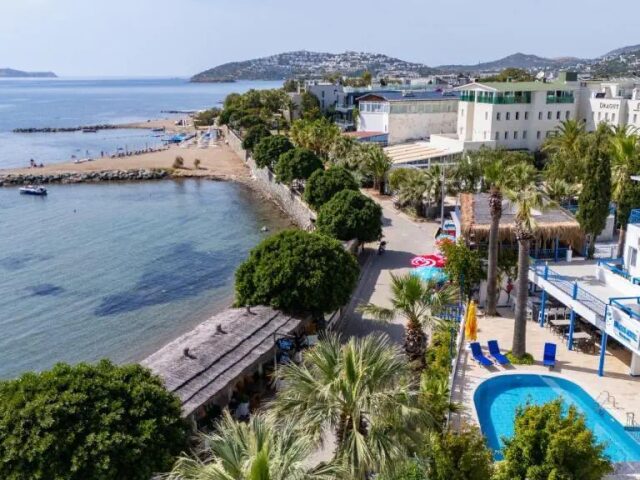 MaxSea Beach photo 1