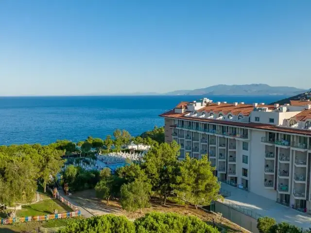 Ramada Resort Kusadasi photo 1