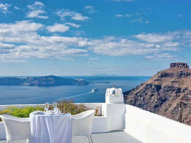Cliff Side Suites