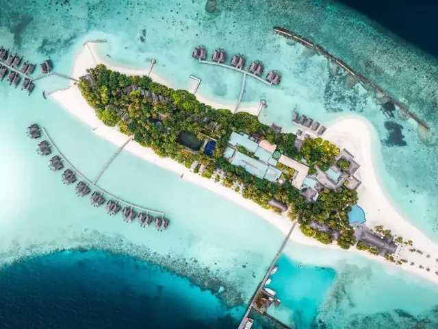 Veligandu Island Resort & Spa photo 1