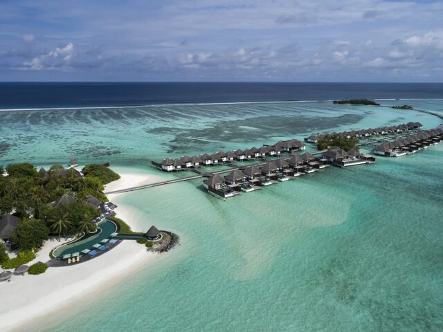 Four Seasons Resort Kuda Huraa photo 2