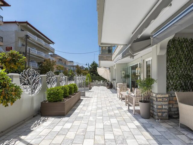 Ouzas Luxury photo 1