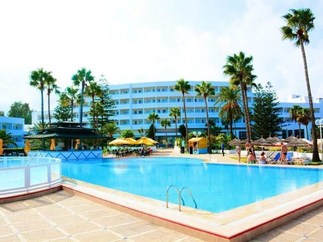 Tropicana photo 3