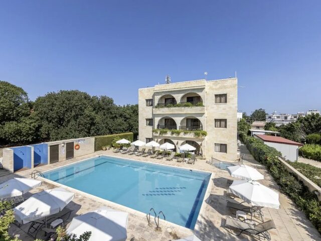 Stephanos photo 1