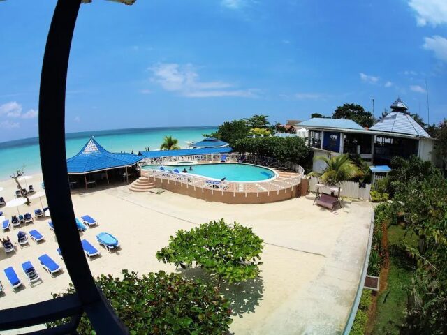 Negril Tree House Resort photo 1