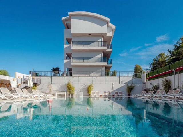 A Hotel Side photo 2