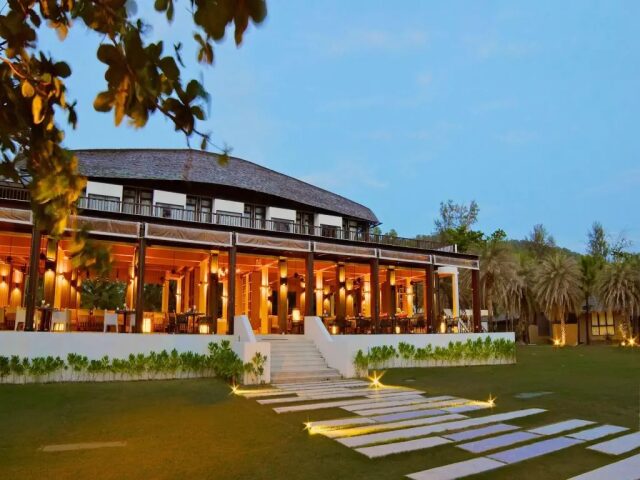 Twin Lotus Resort & Spa