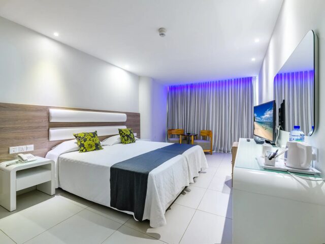 Tasia Maris Sands photo 3