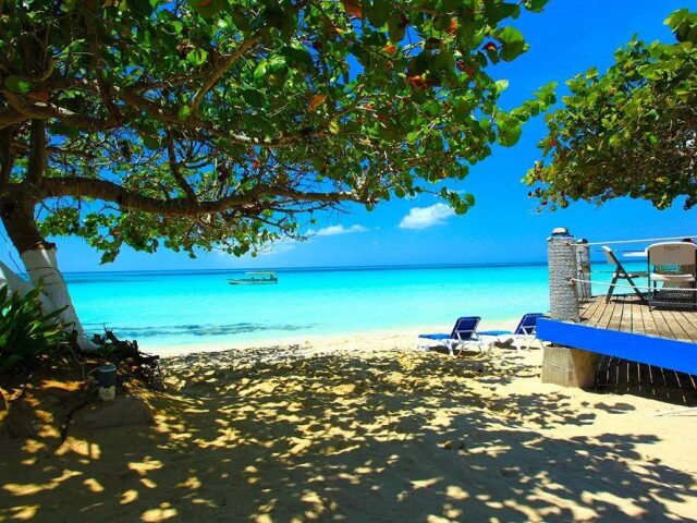 Travellers Beach Resort photo 1