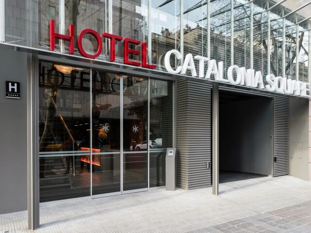 Catalonia Square photo 1