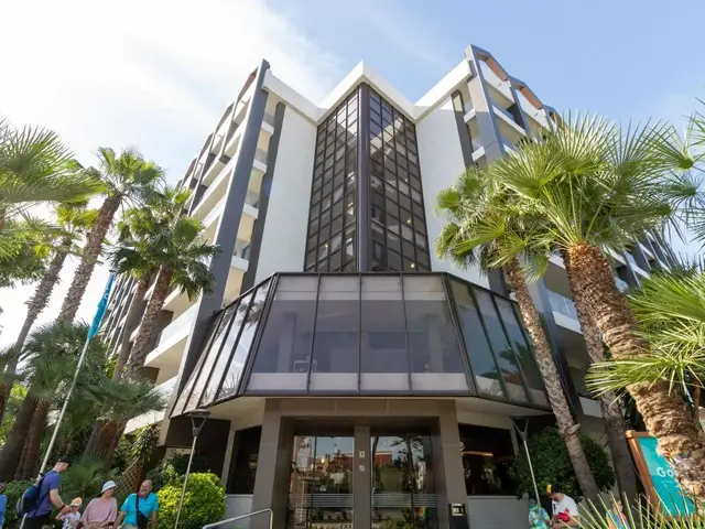 Golden Avenida Suites photo 0